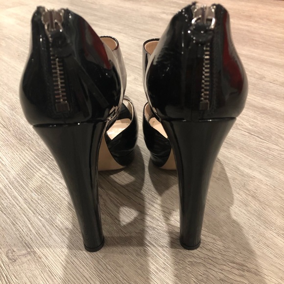 MIU MIU PEEP TOE PATENT LEATHER HEELS - Picture 4 of 7